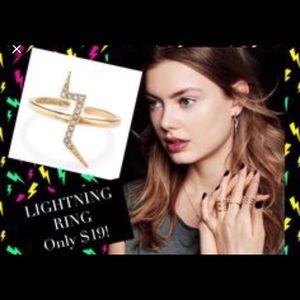 Stella and Dot lightning bolt ring